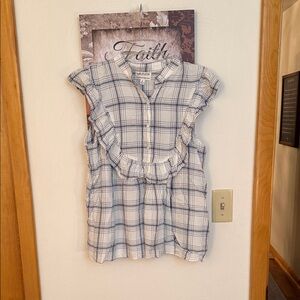 Max Studio white and blue top